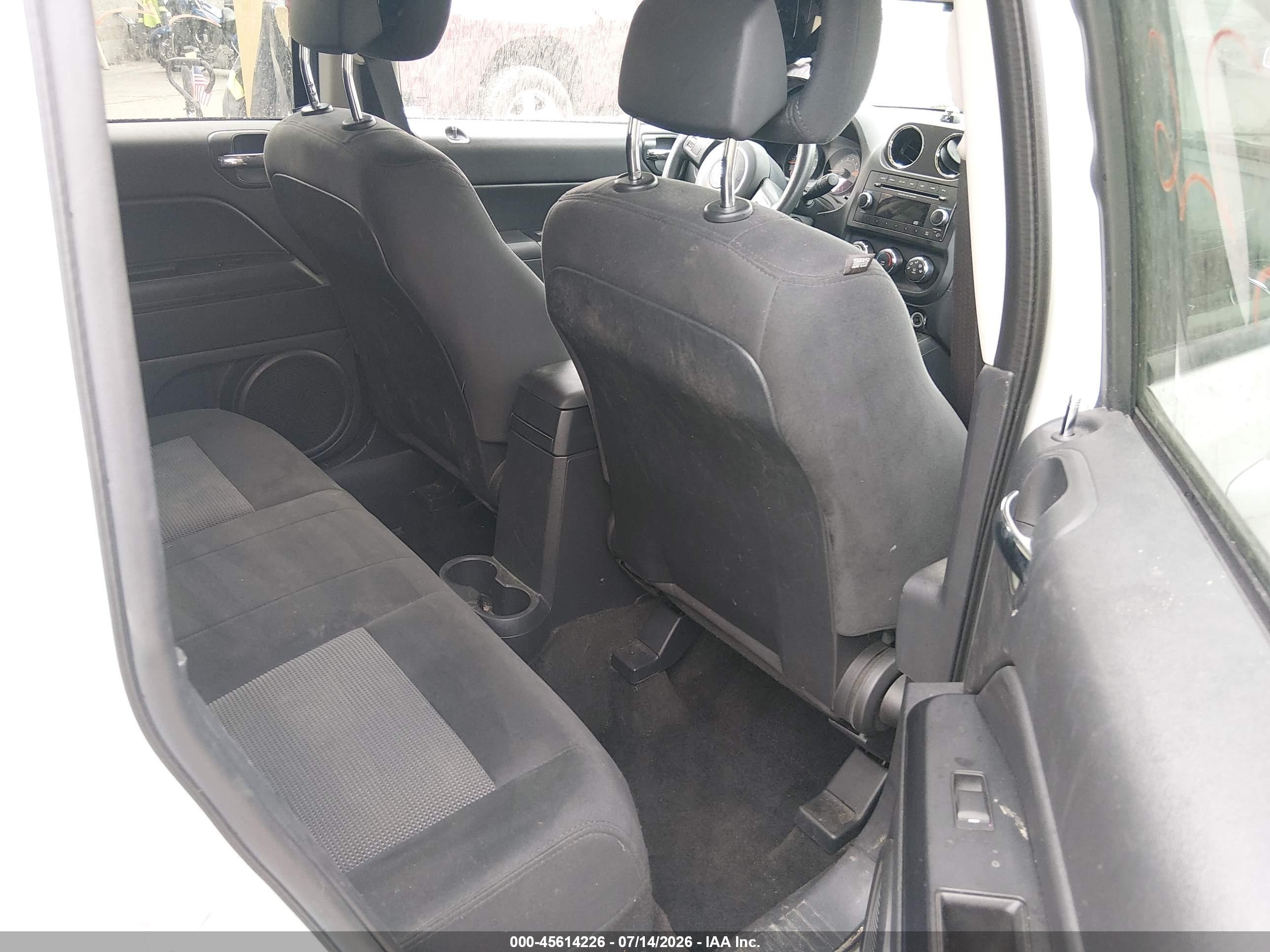 2015 Jeep Compass Sport White vin: 1C4NJDBB6FD395778
