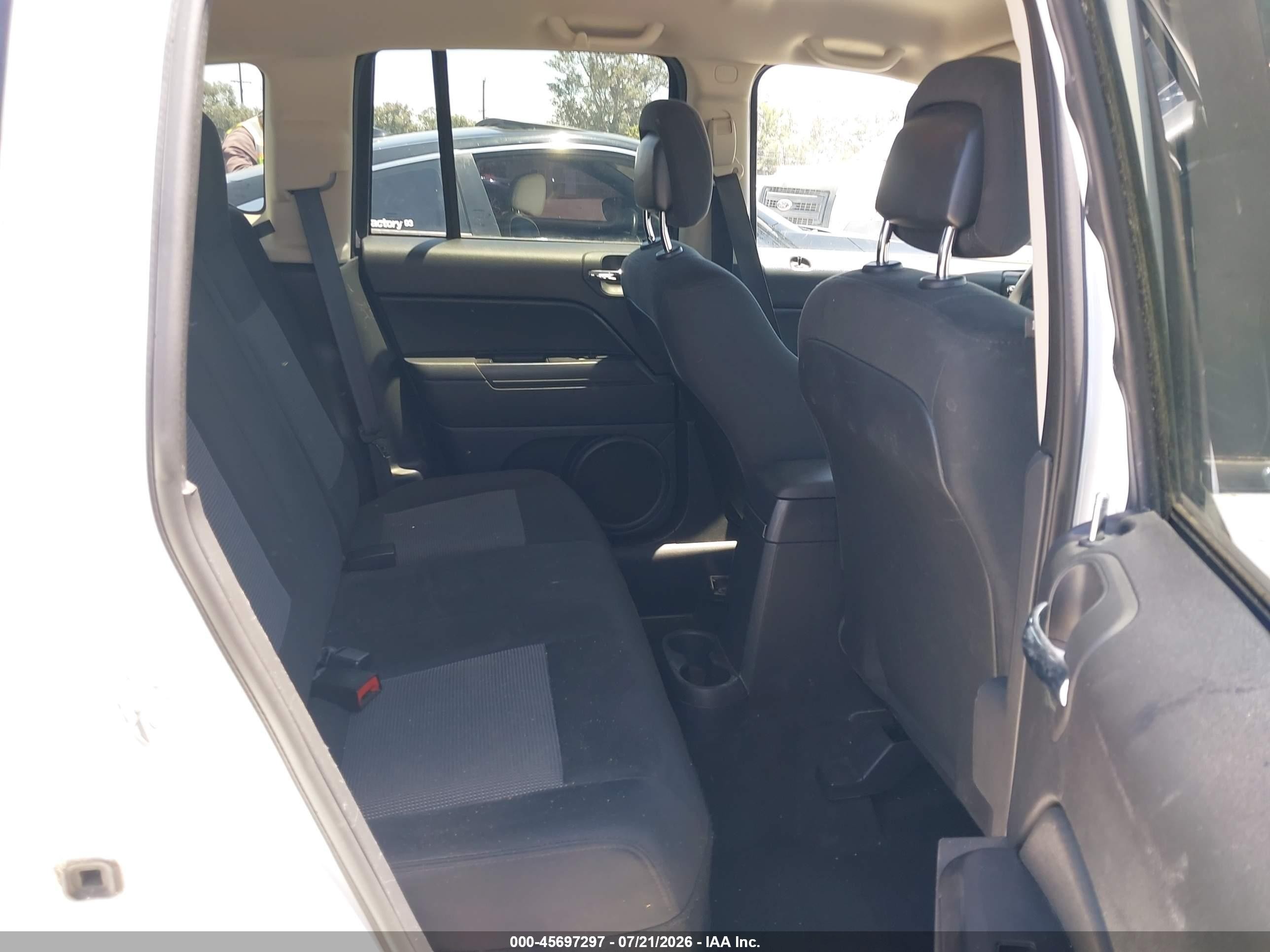 2015 Jeep Compass Sport White vin: 1C4NJDBB7FD218107