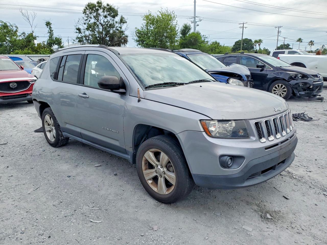 2015 Jeep Compass Sport Silver vin: 1C4NJDBB8FD134944