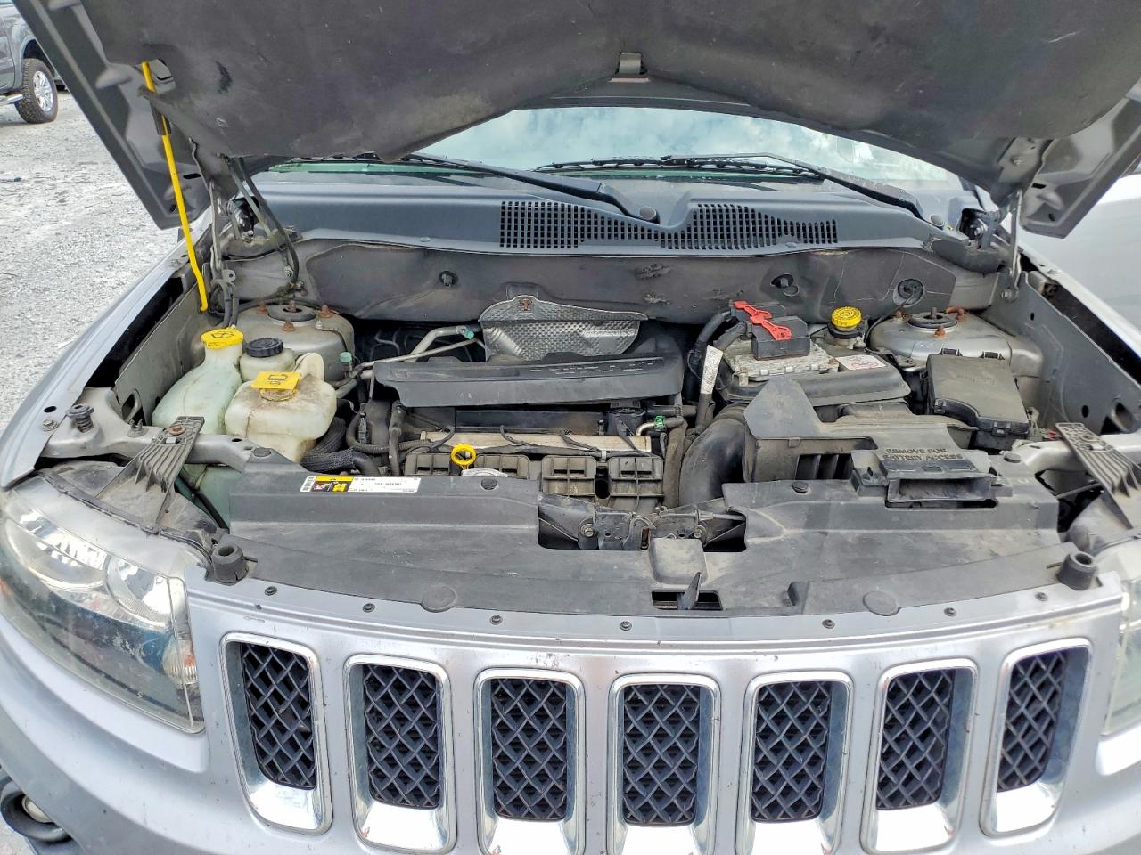 2015 Jeep Compass Sport Silver vin: 1C4NJDBB8FD134944