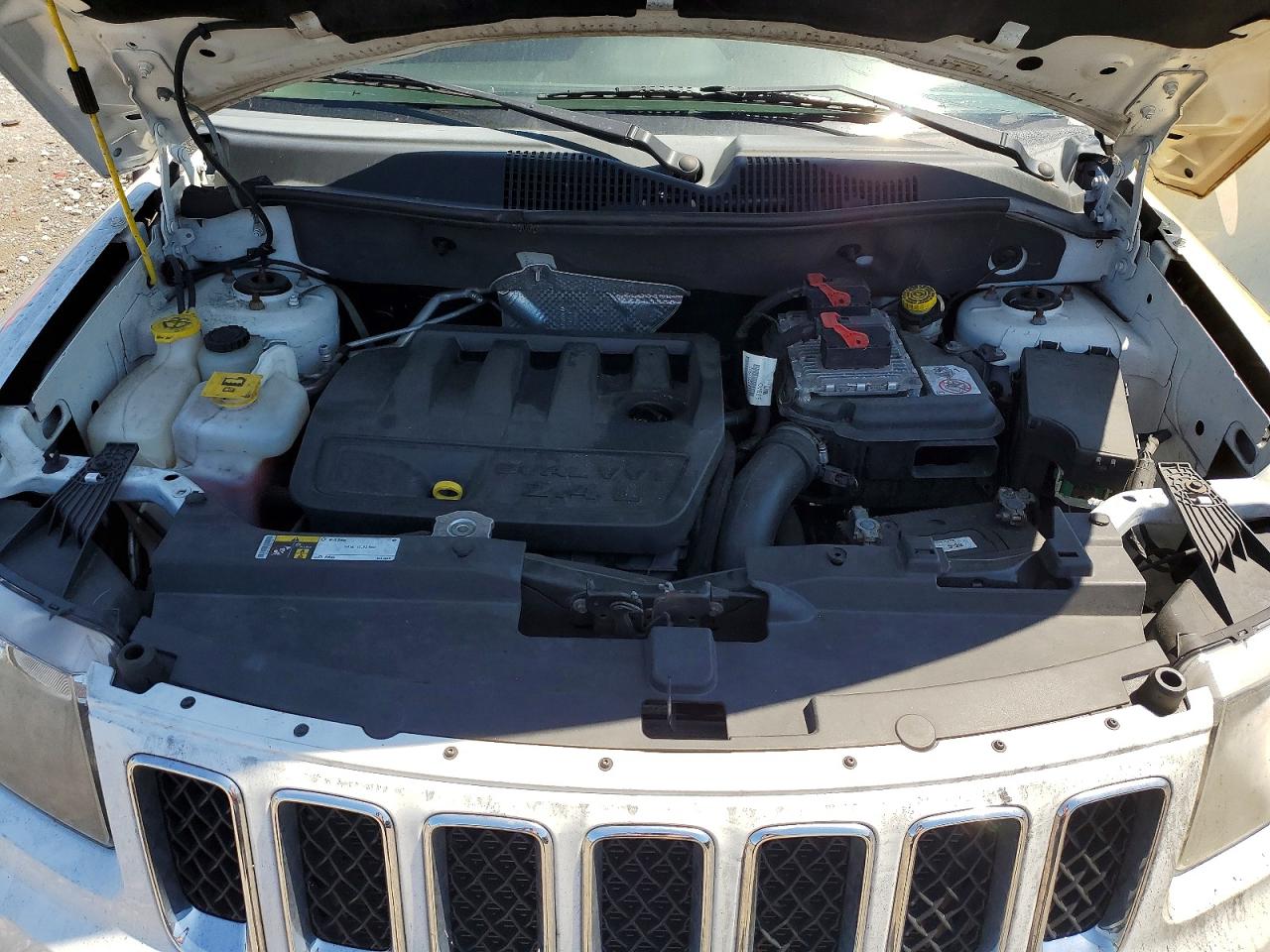 2015 Jeep Compass Sport White vin: 1C4NJDBB8FD438825