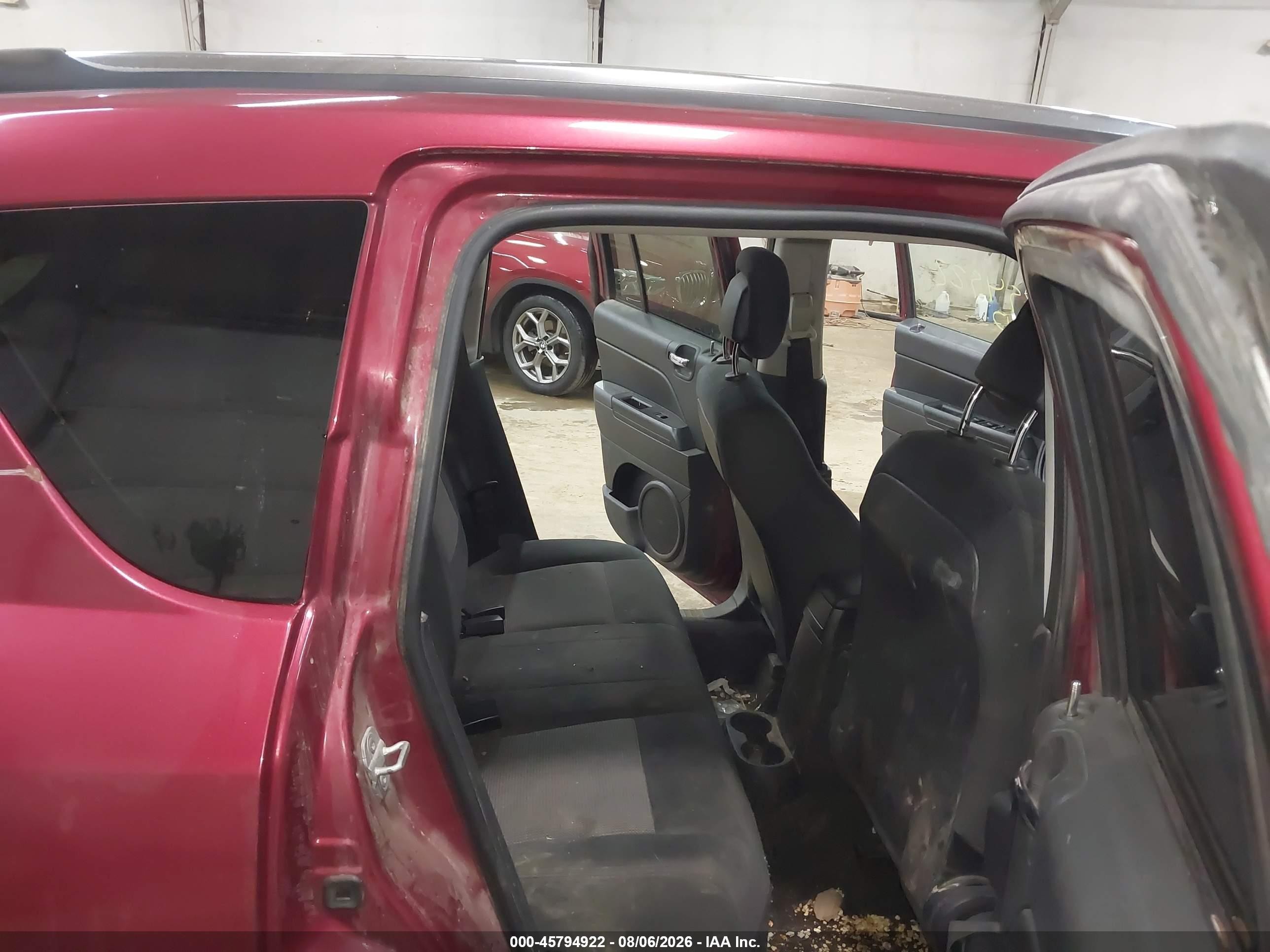 2014 Jeep Compass Sport Красный vin: 1C4NJDBB9ED592927