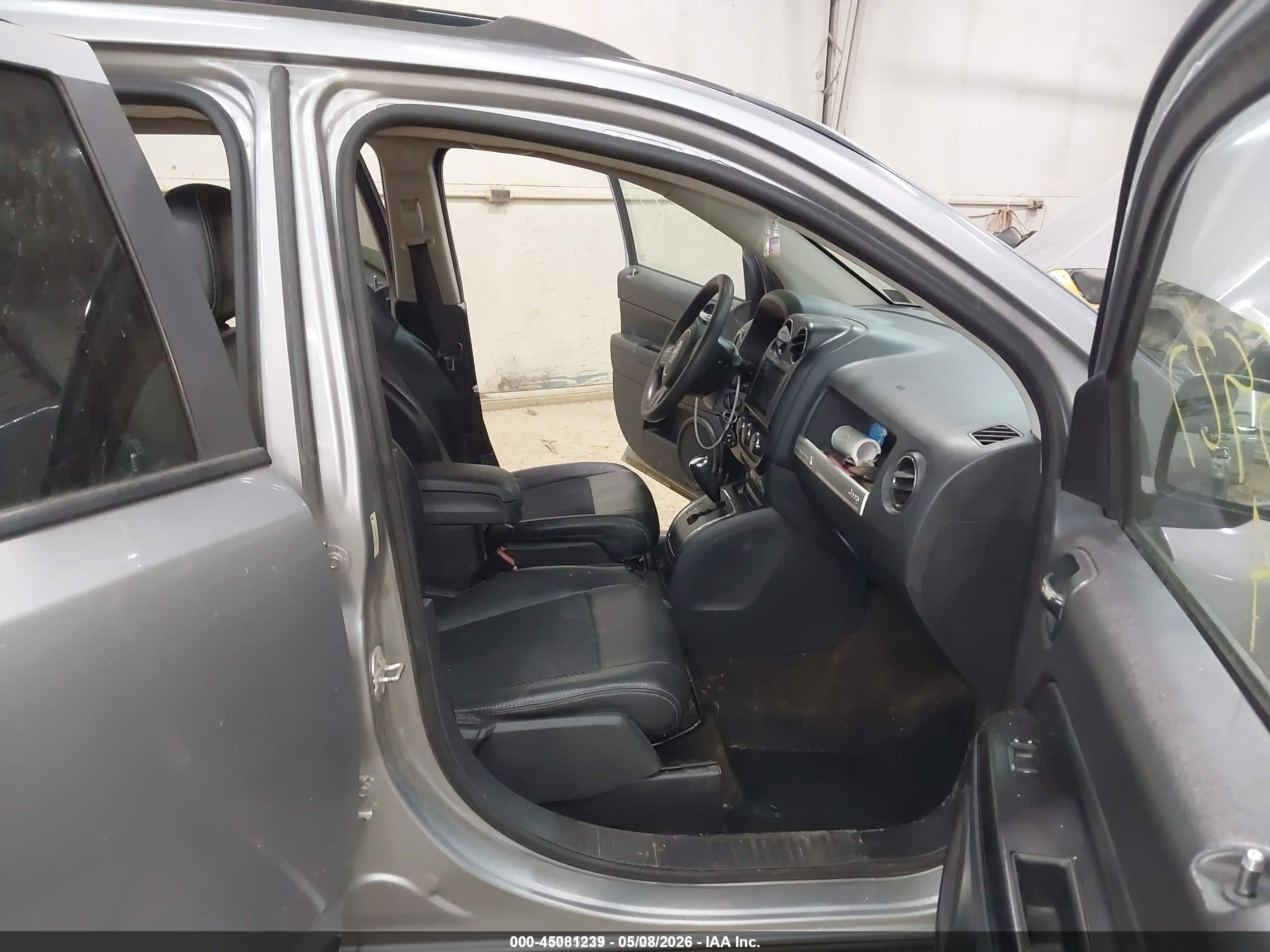 2015 Jeep Compass Altitude Edition Silver vin: 1C4NJDBB9FD371068