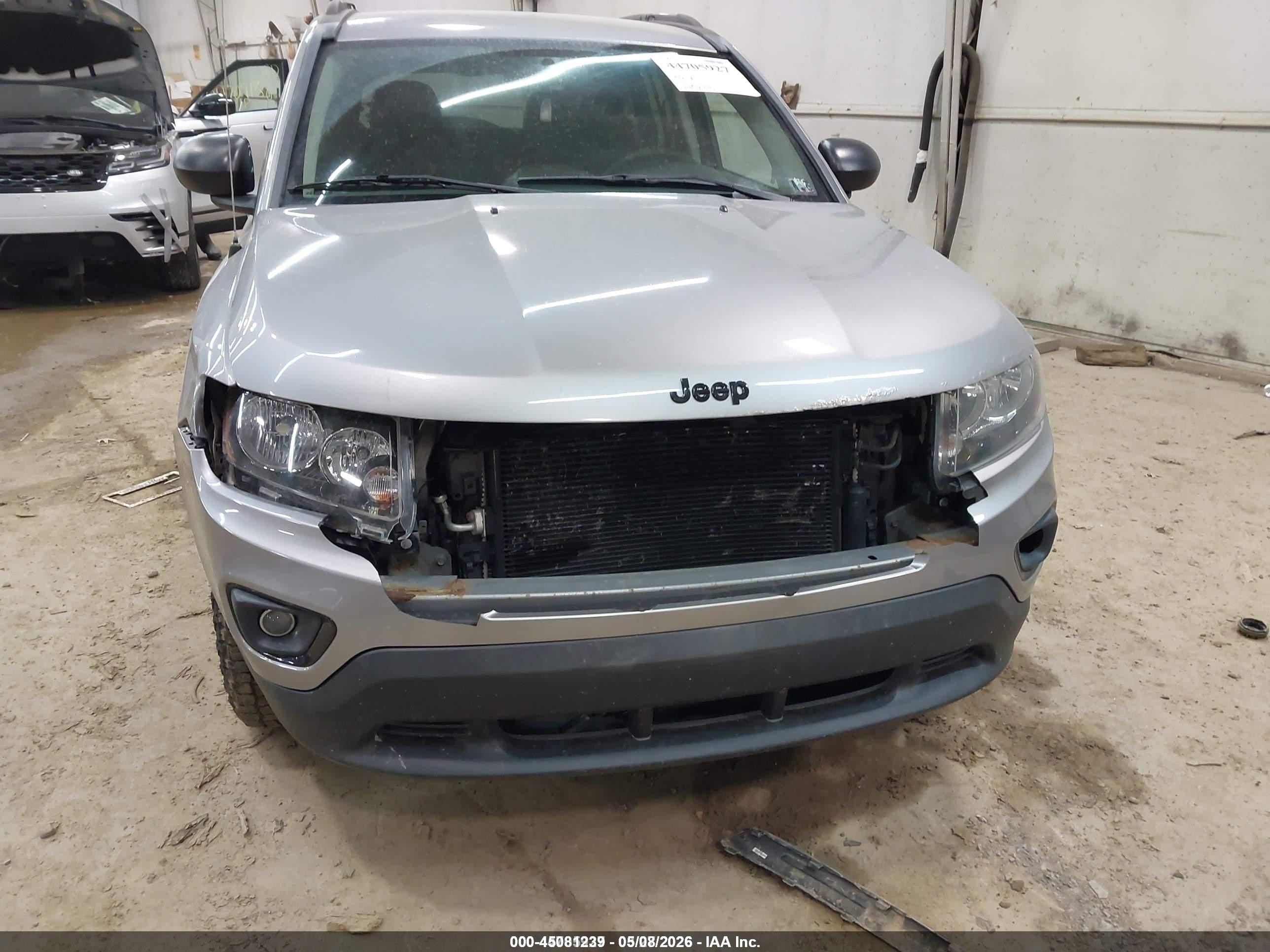 2015 Jeep Compass Altitude Edition Silver vin: 1C4NJDBB9FD371068