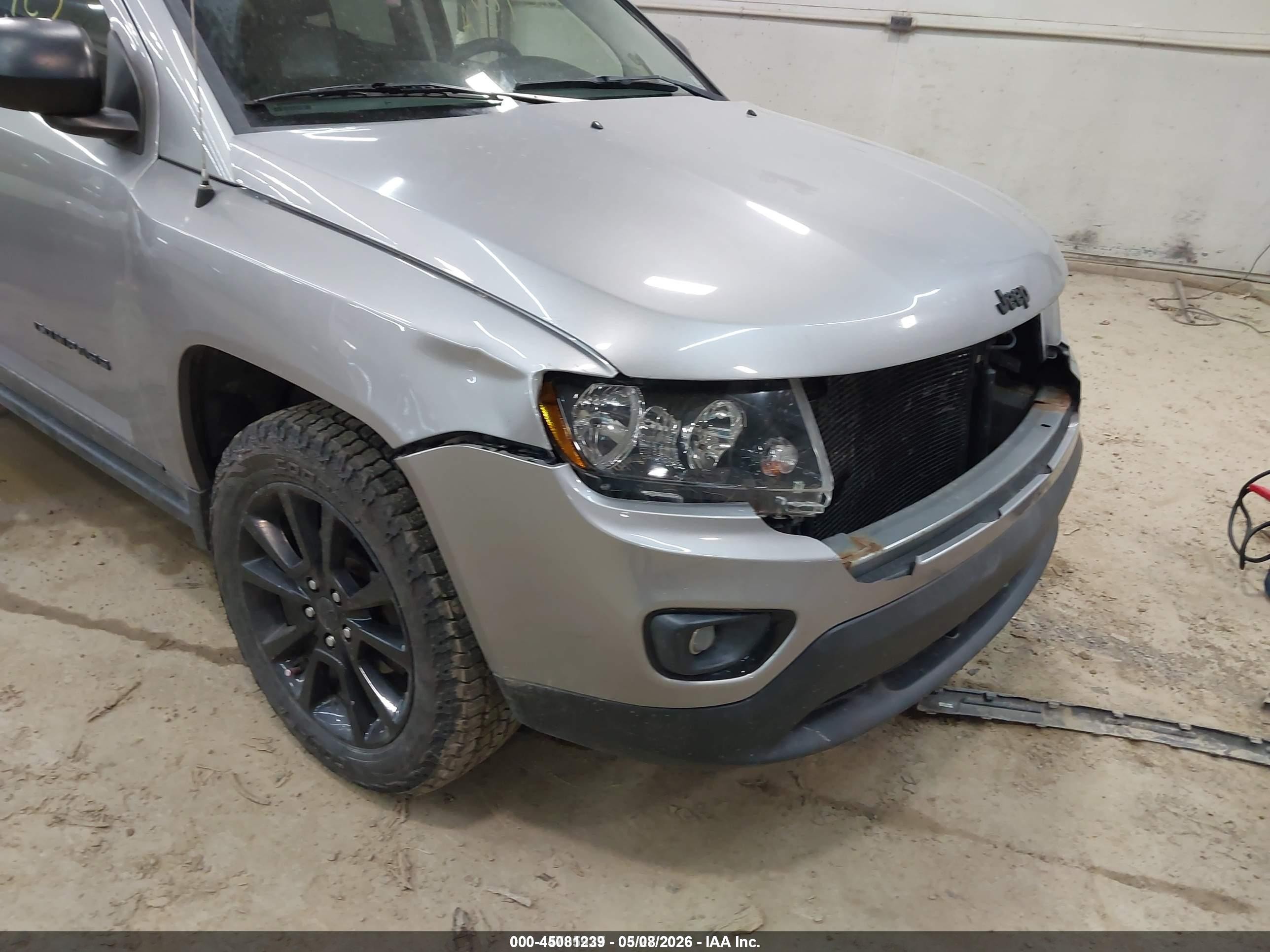 2015 Jeep Compass Altitude Edition Silver vin: 1C4NJDBB9FD371068