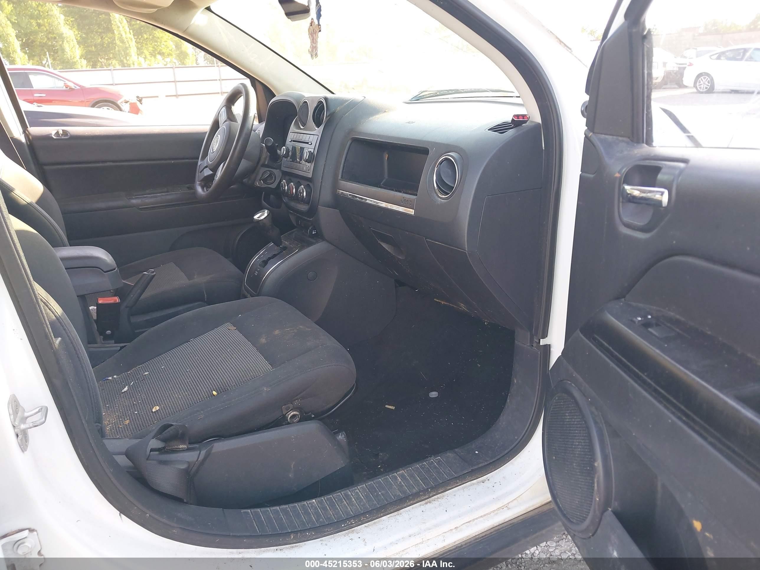 2012 Jeep Compass Sport White vin: 1C4NJDBBXCD630582
