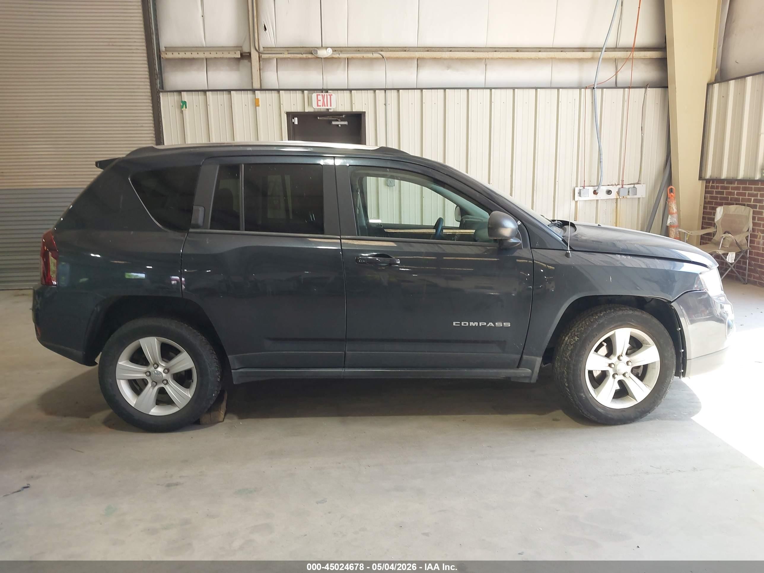 2014 Jeep Compass Sport Gray vin: 1C4NJDBBXED661186