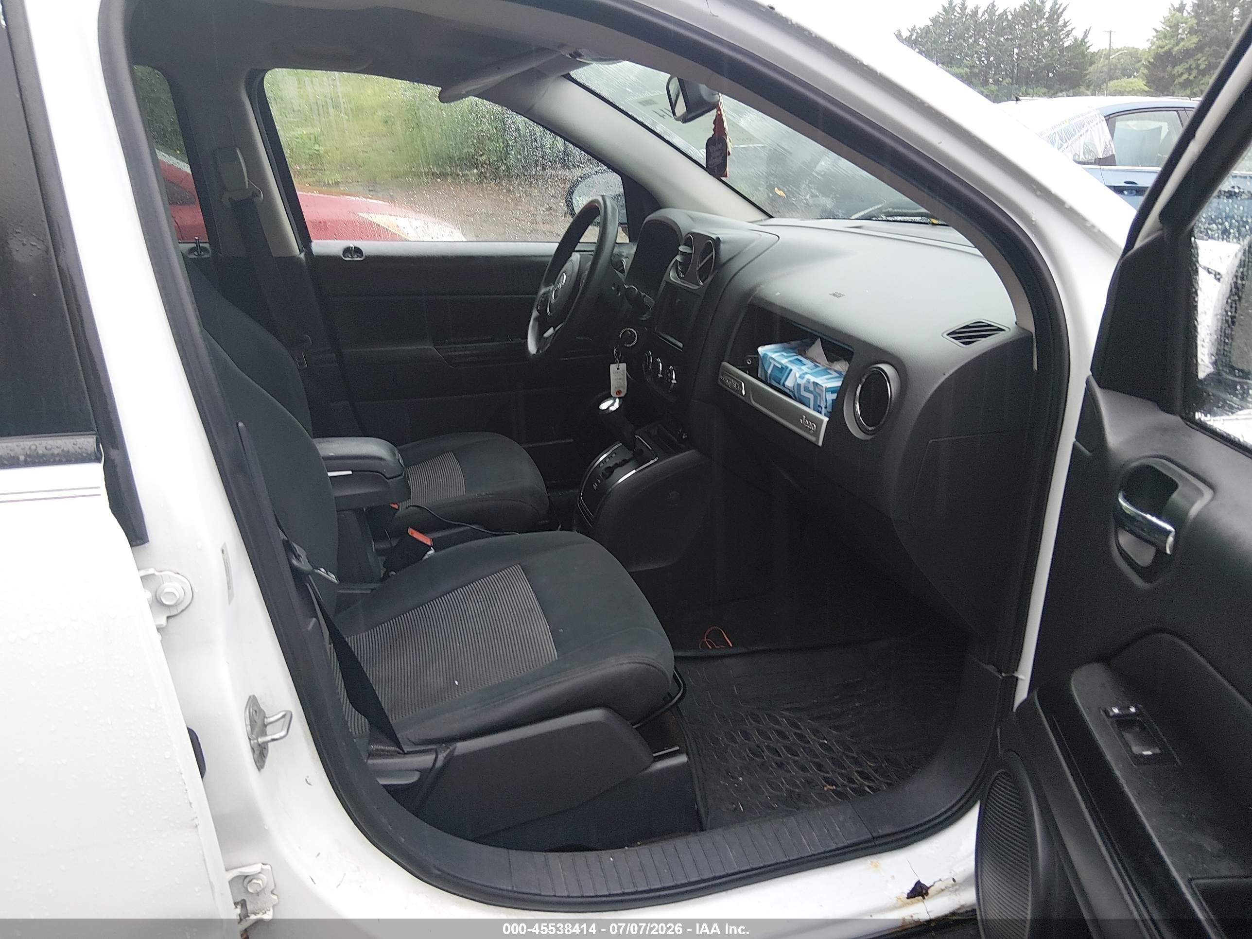 2014 Jeep Compass Sport White vin: 1C4NJDBBXED664900