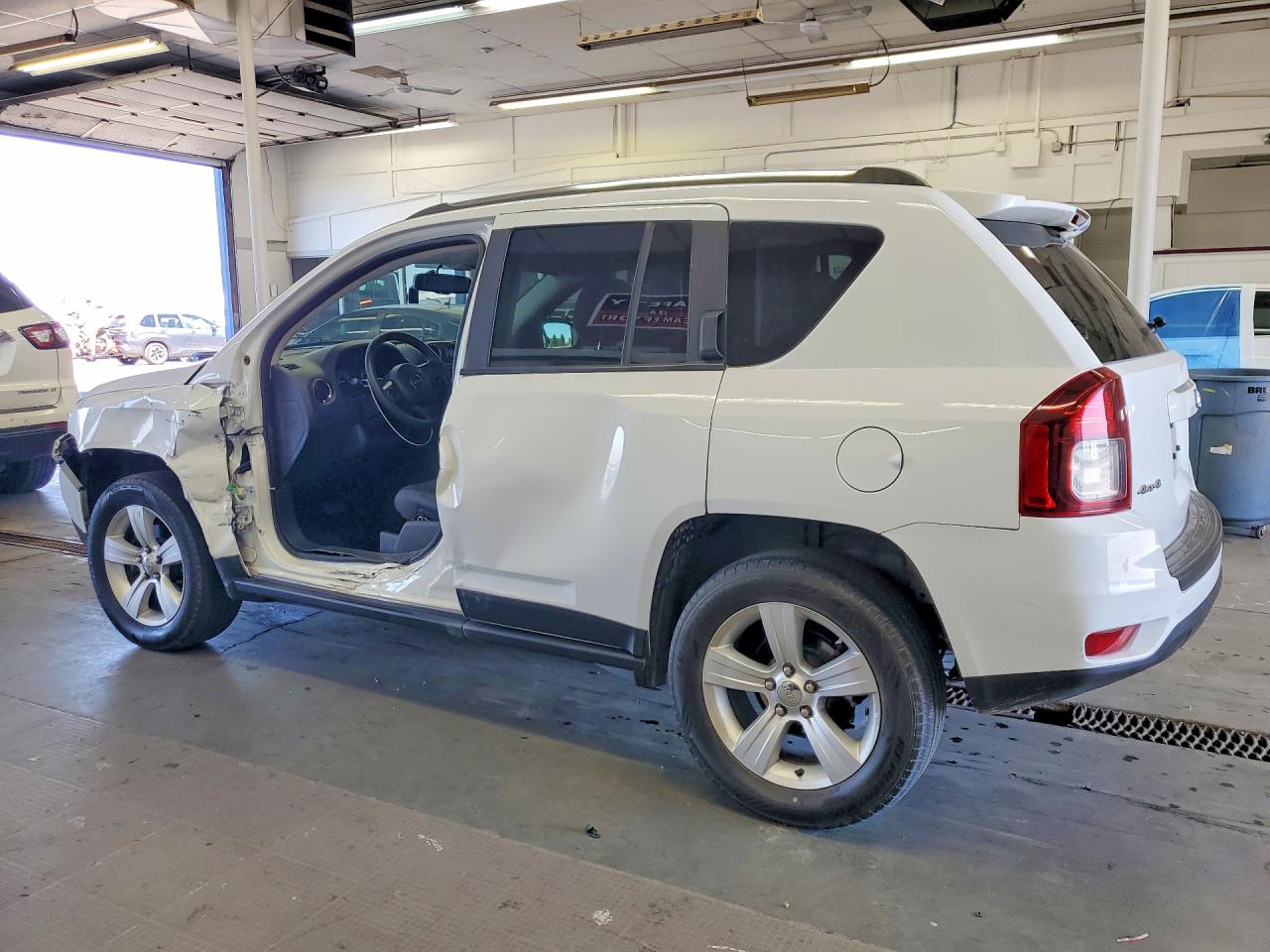 2014 Jeep Compass Sport Белый vin: 1C4NJDBBXED753625