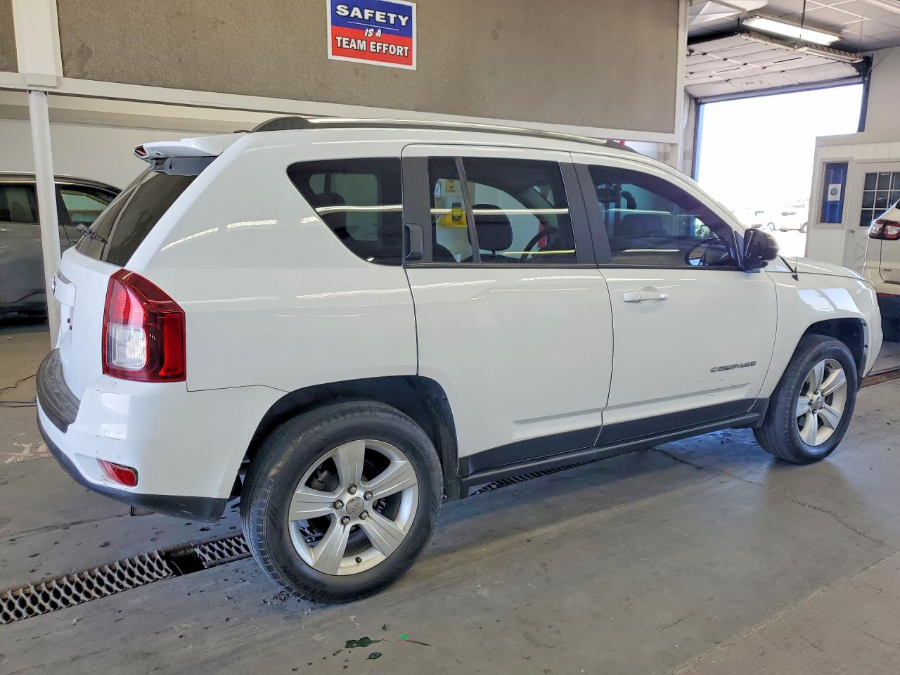2014 Jeep Compass Sport Белый vin: 1C4NJDBBXED753625
