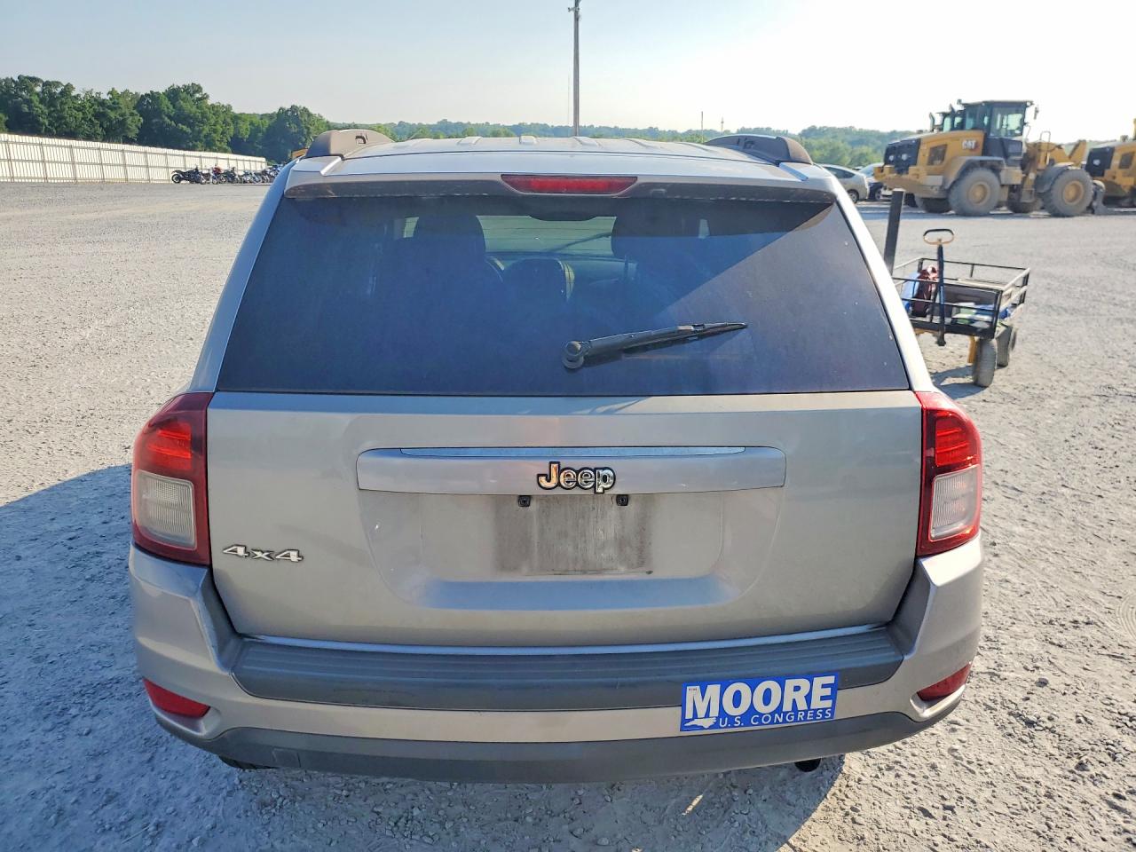 2015 Jeep Compass Sport Gray vin: 1C4NJDBBXFD135416