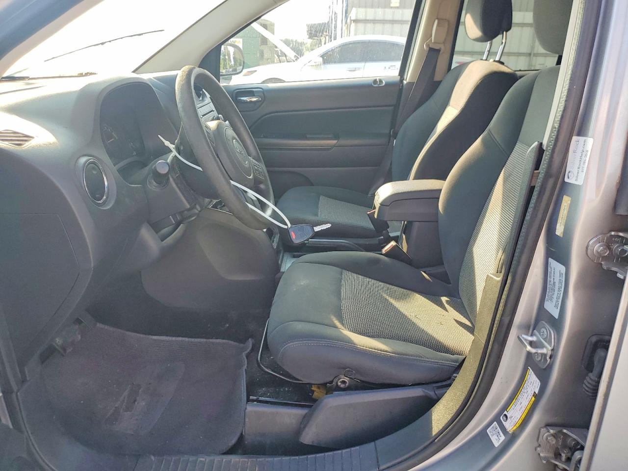 2015 Jeep Compass Sport Gray vin: 1C4NJDBBXFD135416