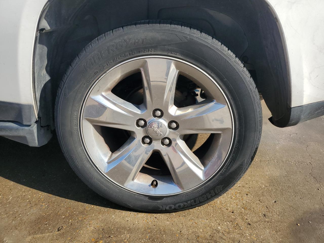 2014 Jeep Compass Limited Белый vin: 1C4NJDCB8ED705099 Damage: Left Rear Wheel, Curb Rash, 1 To 2 Inches