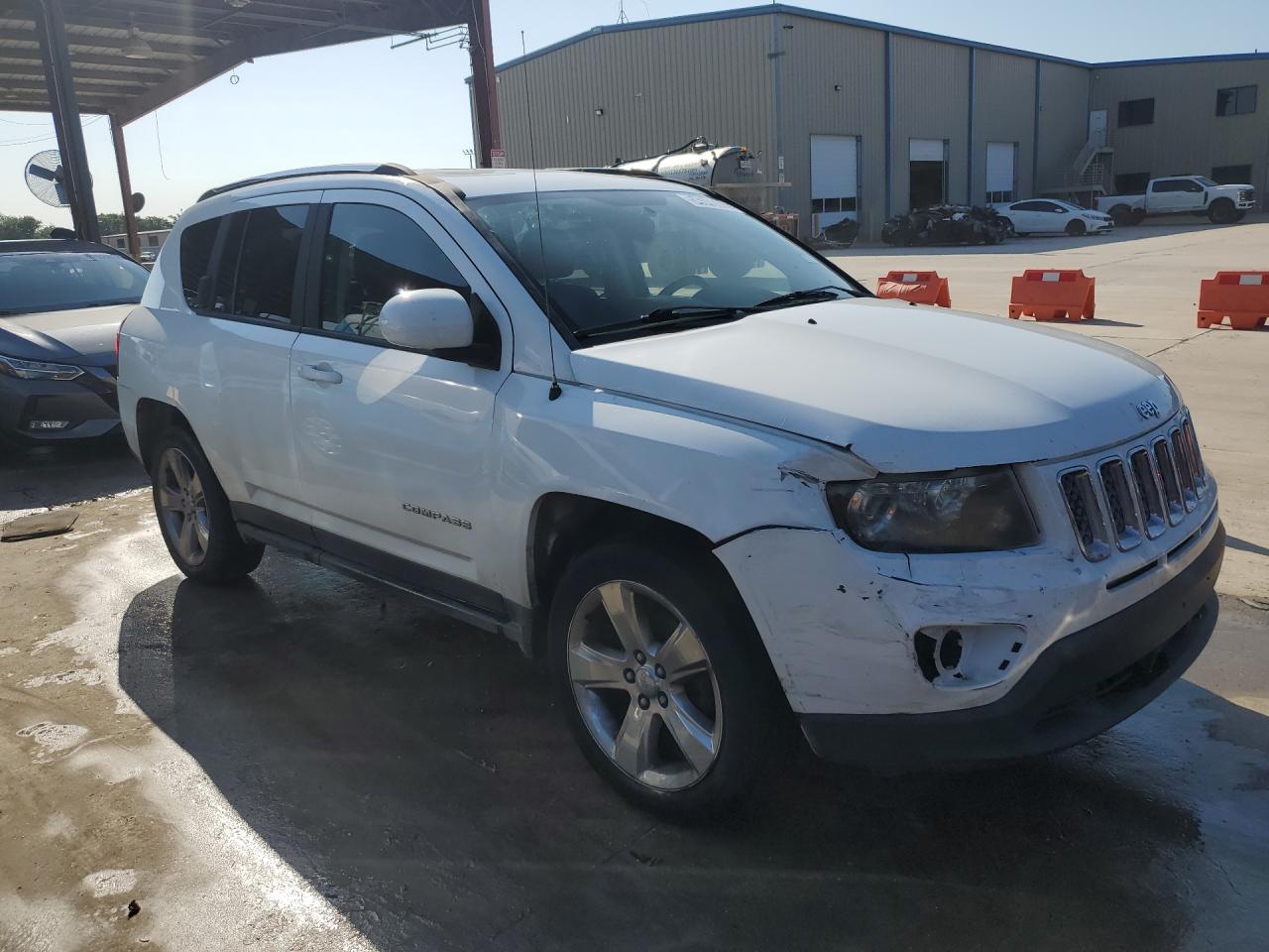 2014 Jeep Compass Limited Белый vin: 1C4NJDCB8ED705099 Damage: Right Head Lamp, Broken, Replacement Required