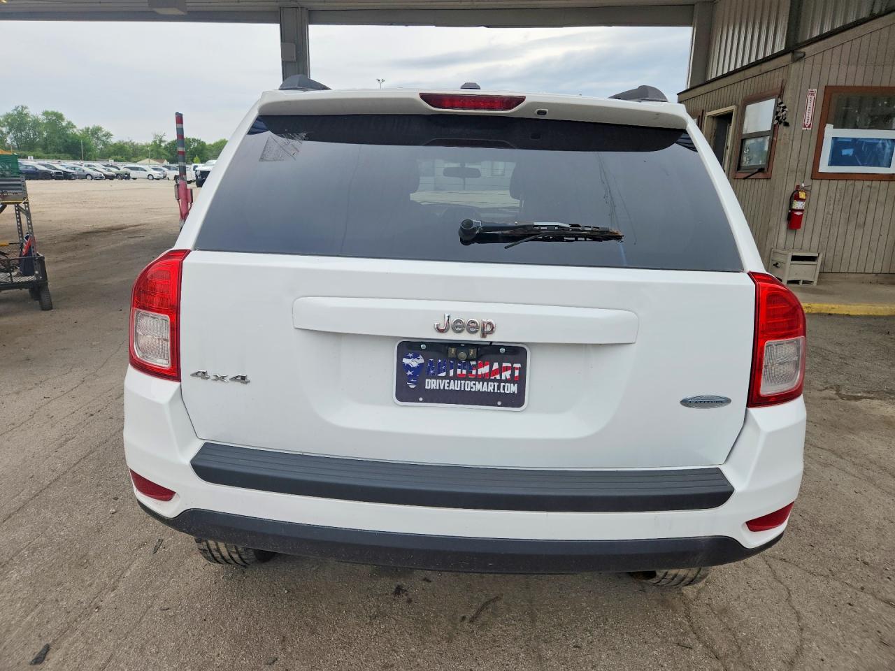 2012 Jeep Compass Latitude White vin: 1C4NJDEB0CD655969