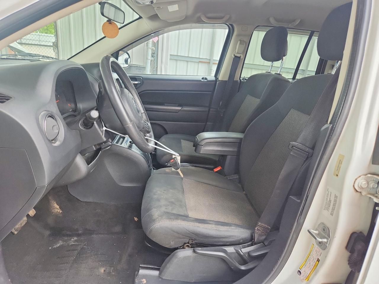 2012 Jeep Compass Latitude White vin: 1C4NJDEB0CD655969