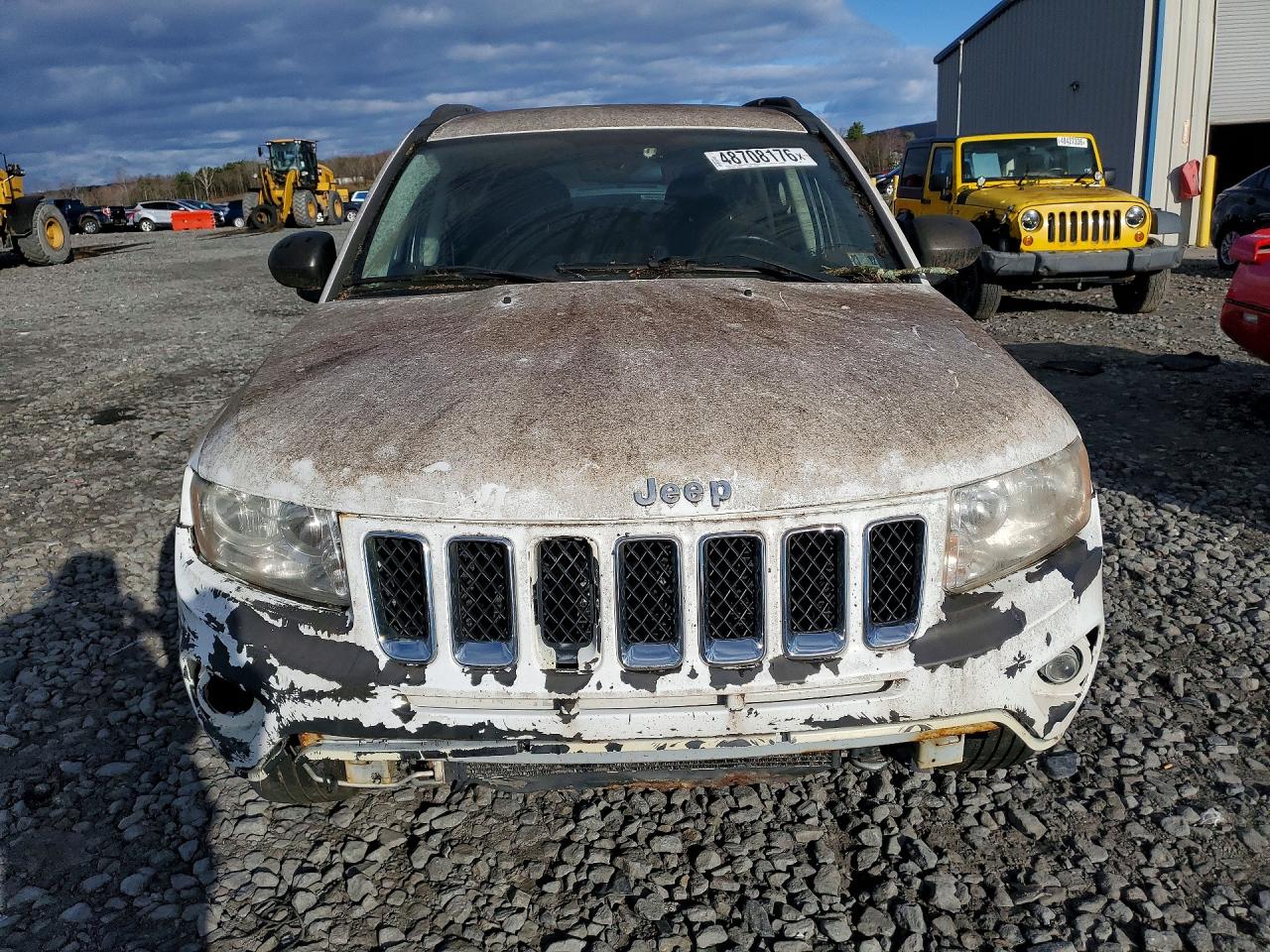 2013 Jeep Compass White vin: 1C4NJDEB0DD140410