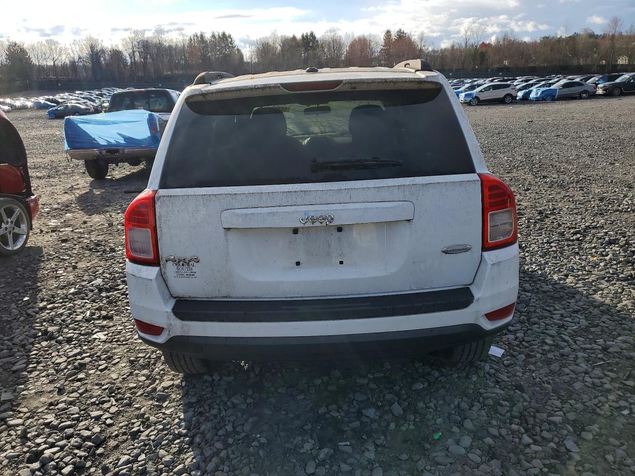 2013 Jeep Compass White vin: 1C4NJDEB0DD140410