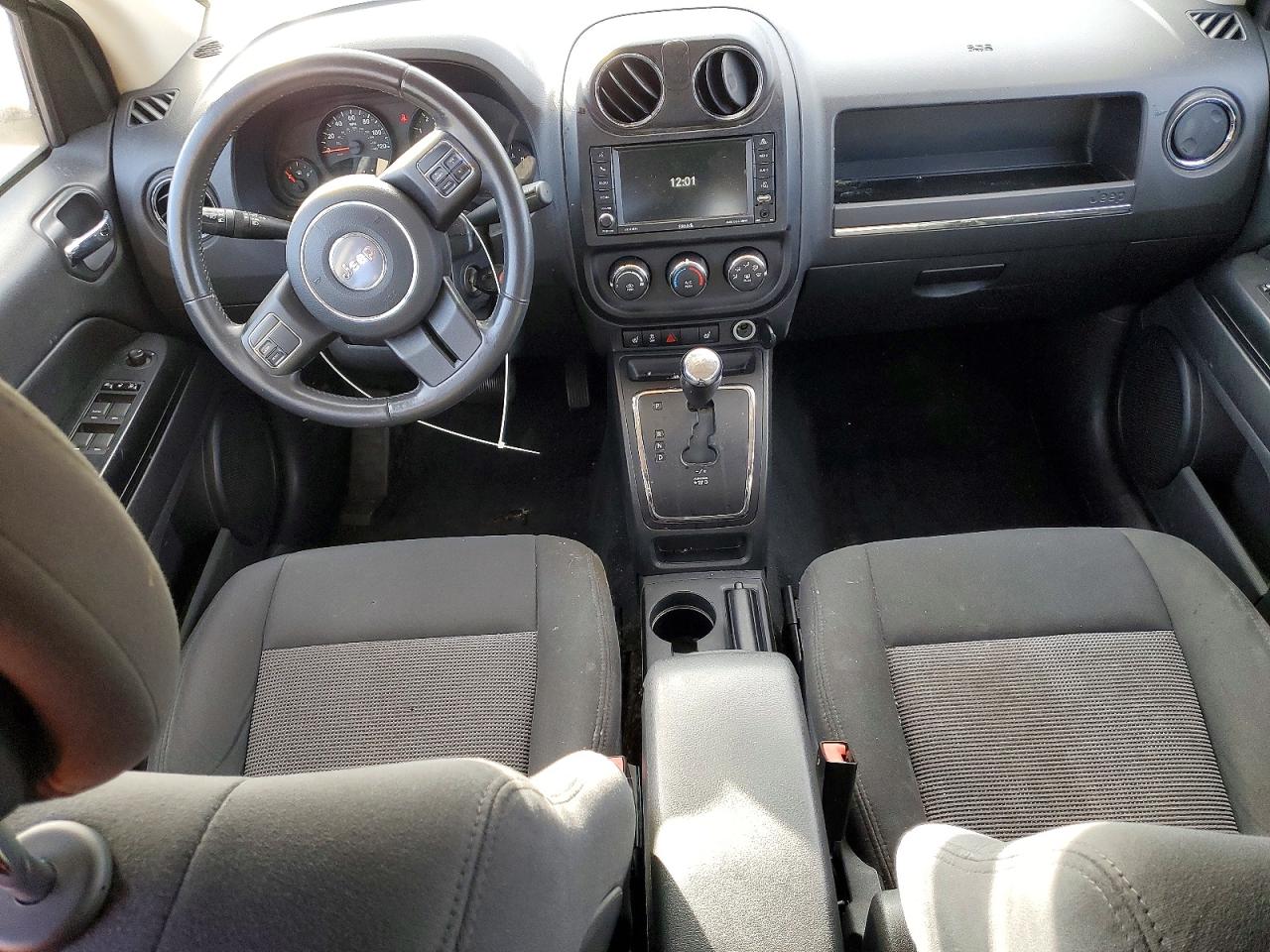 2013 Jeep Compass White vin: 1C4NJDEB0DD140410