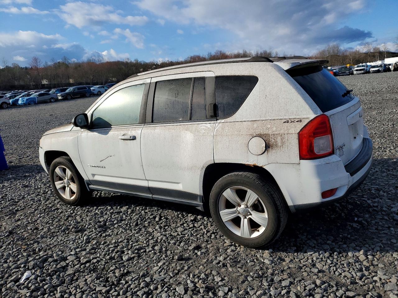 2013 Jeep Compass White vin: 1C4NJDEB0DD140410