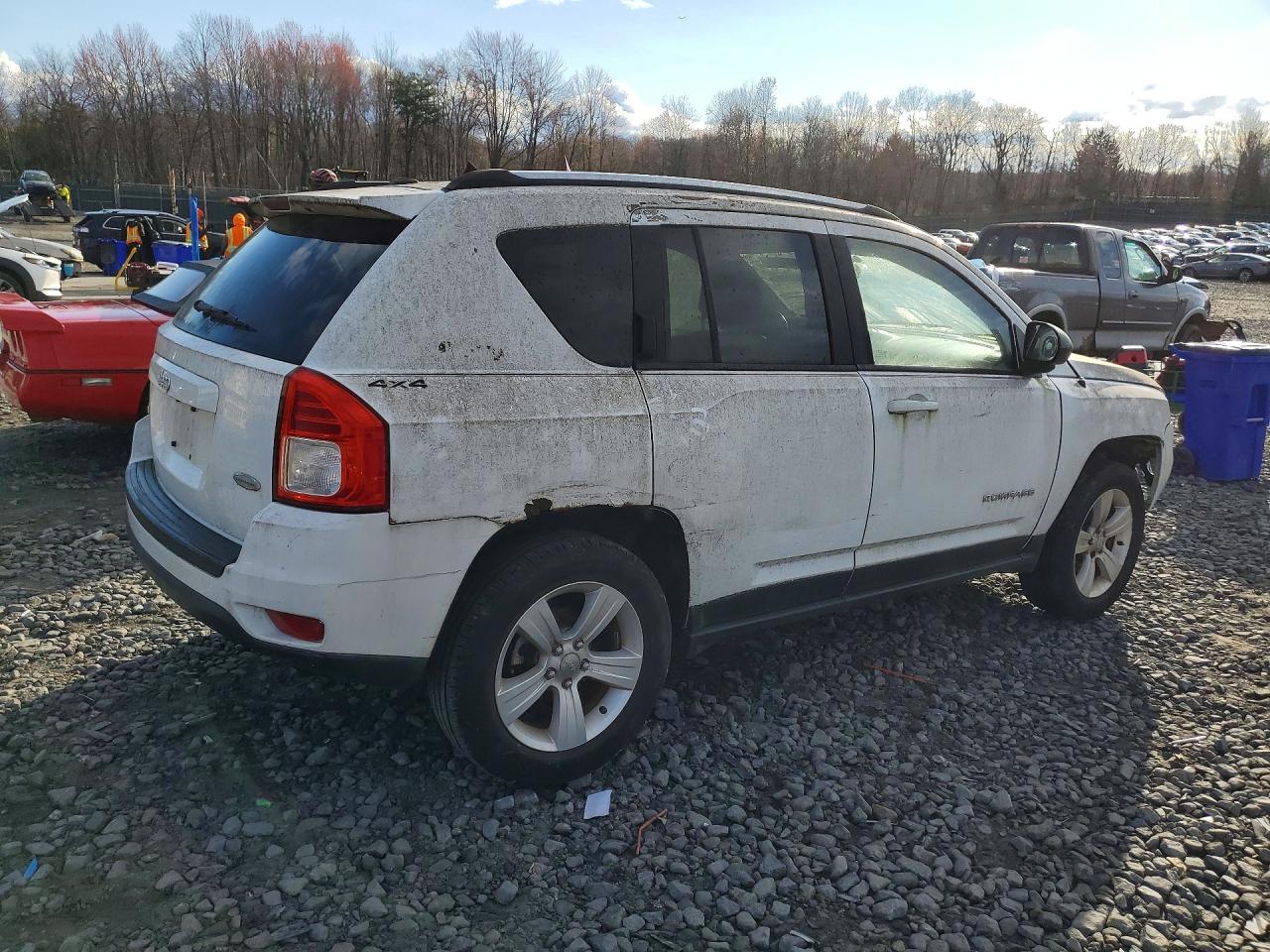 2013 Jeep Compass White vin: 1C4NJDEB0DD140410