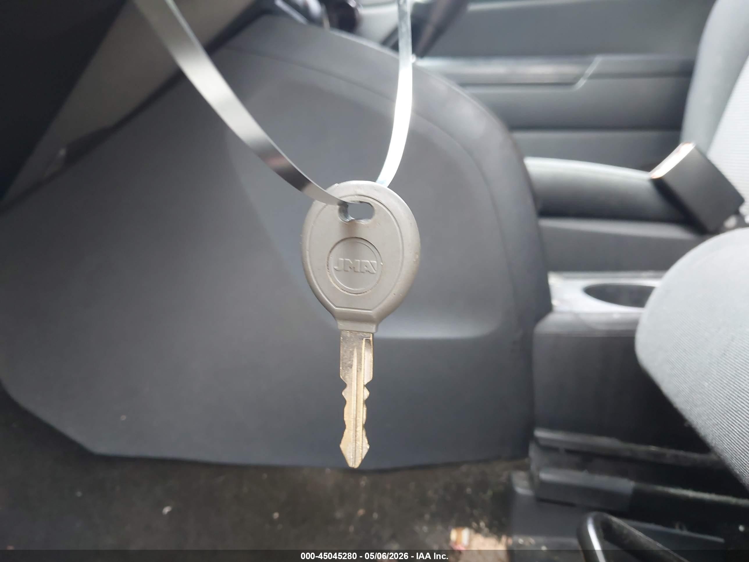 2013 Jeep Compass Latitude Серебряный vin: 1C4NJDEB0DD221987