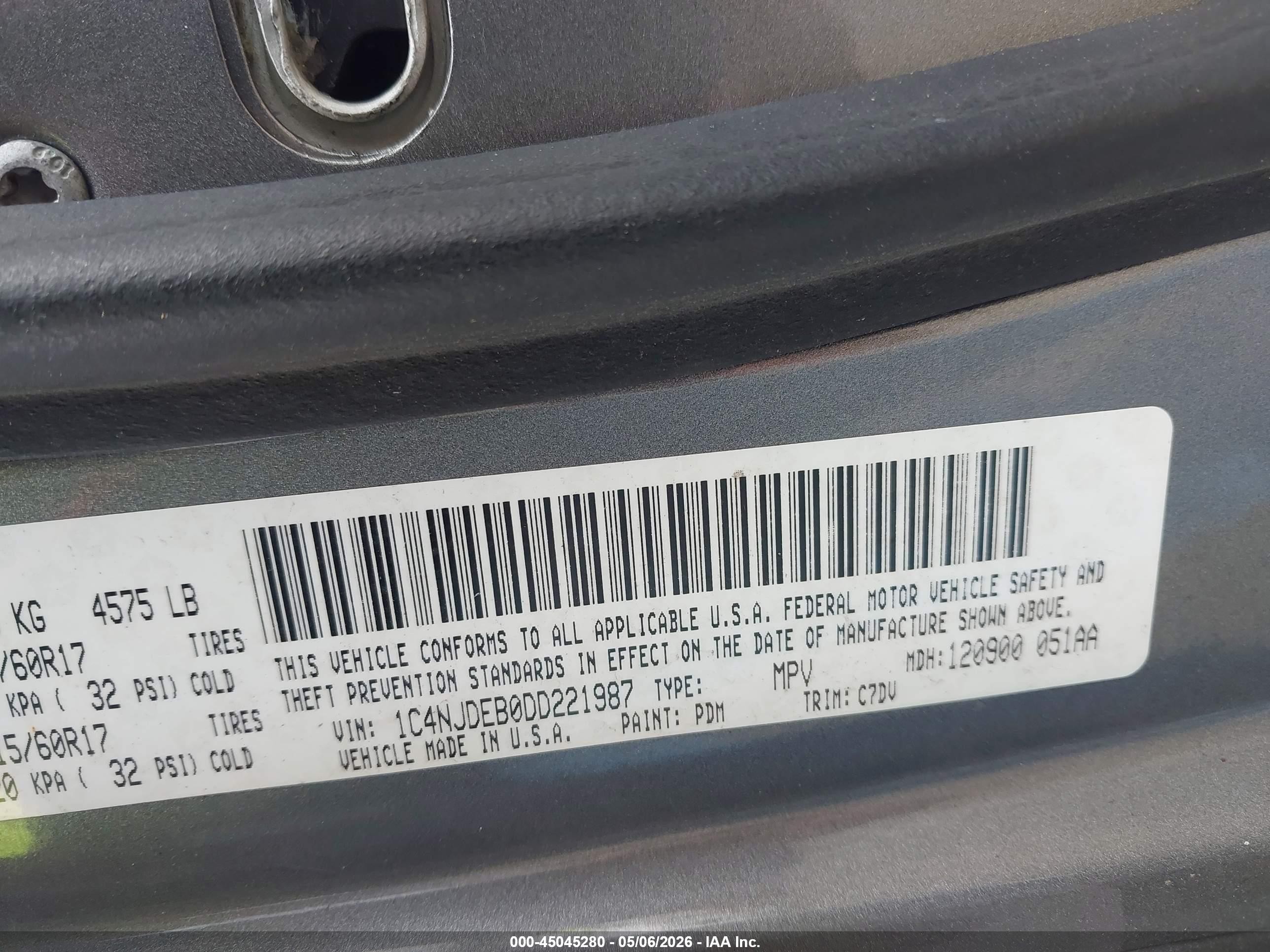 2013 Jeep Compass Latitude Серебряный vin: 1C4NJDEB0DD221987