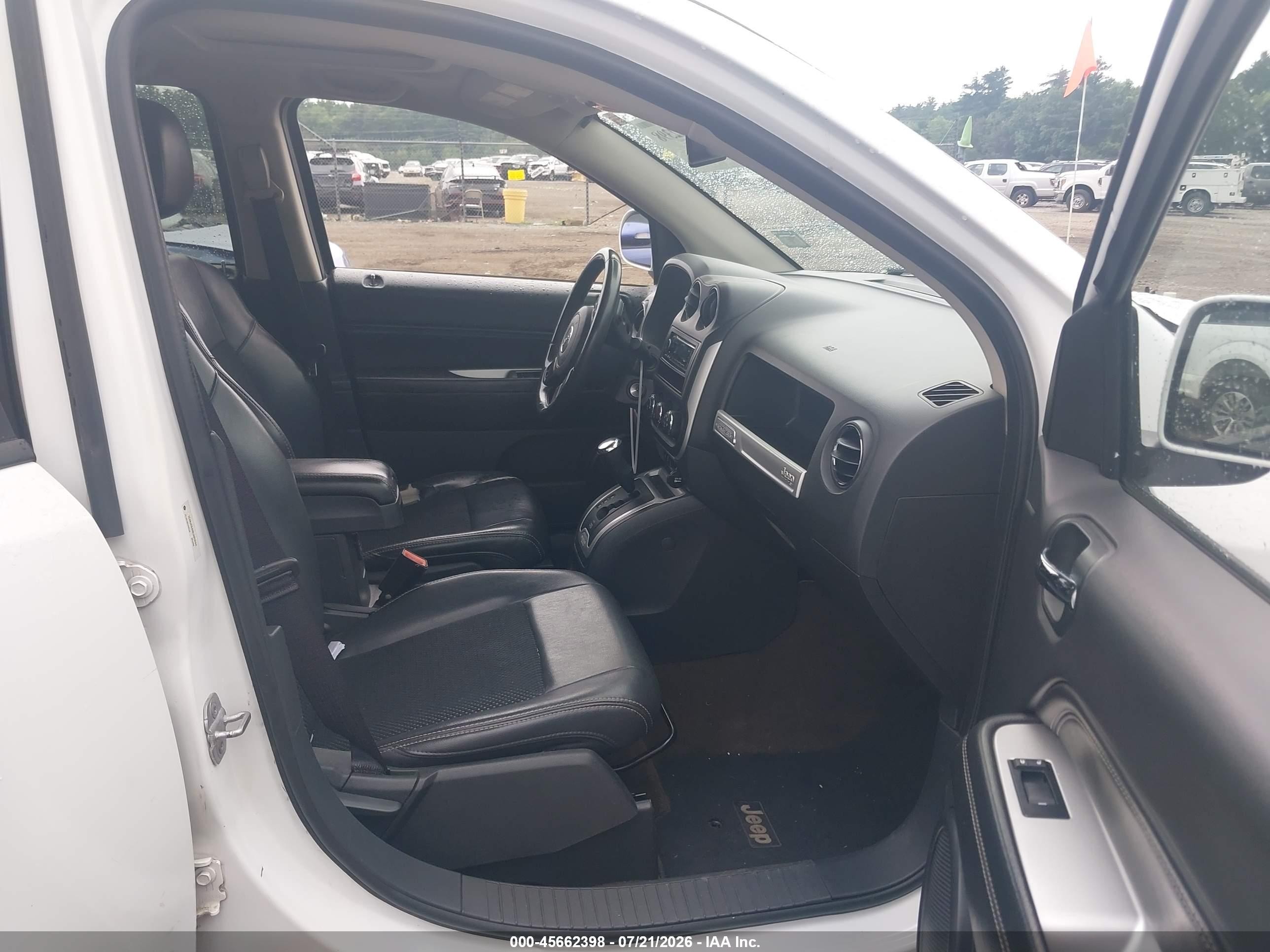 2014 Jeep Compass Latitude Белый vin: 1C4NJDEB0ED603261