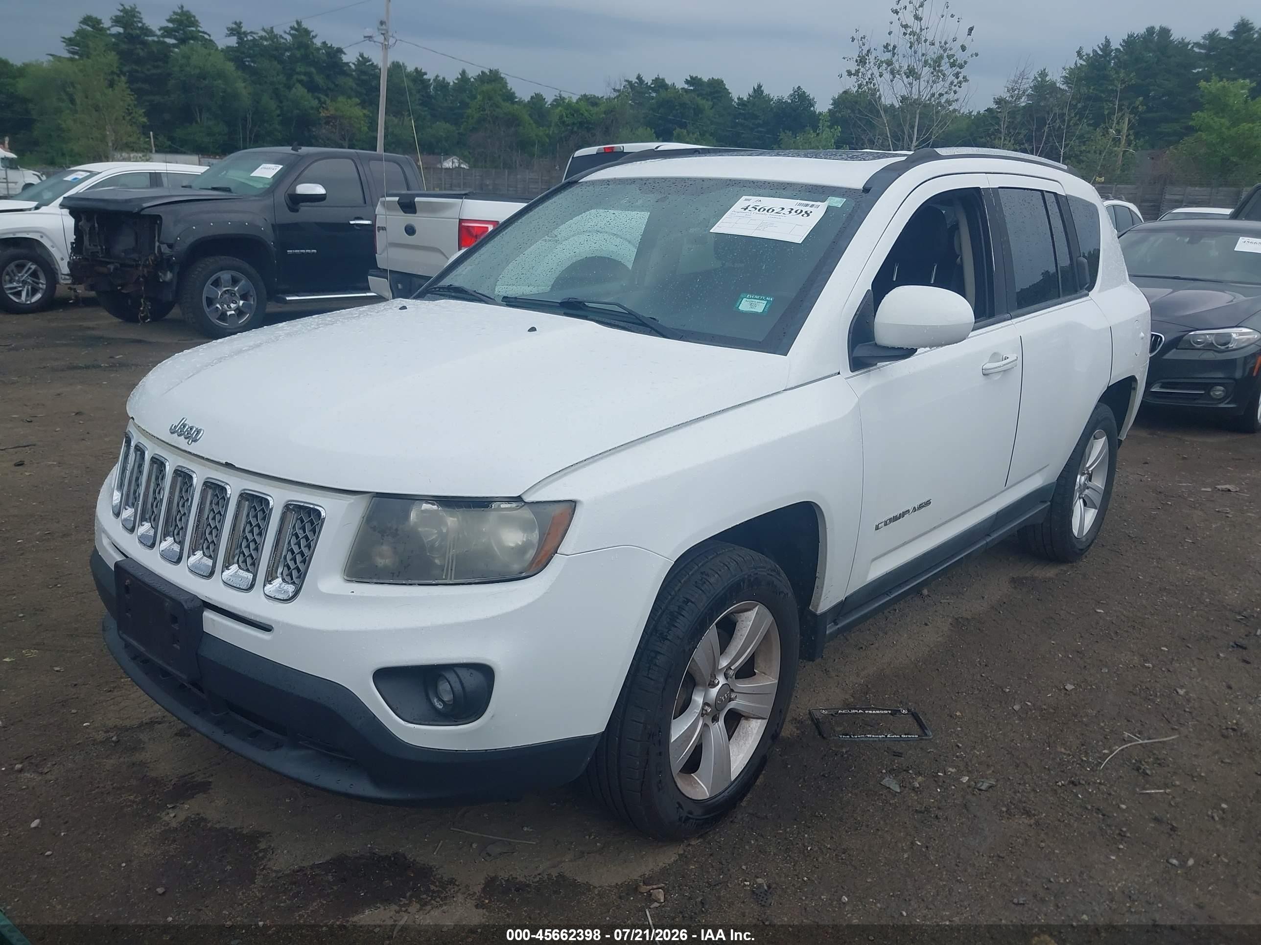 2014 Jeep Compass Latitude Белый vin: 1C4NJDEB0ED603261