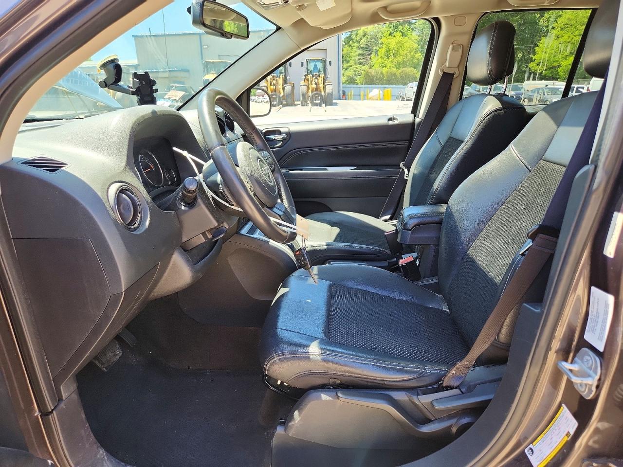 2014 Jeep Compass Latitude Gray vin: 1C4NJDEB0ED762295