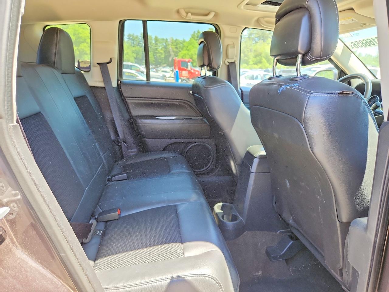 2014 Jeep Compass Latitude Gray vin: 1C4NJDEB0ED762295