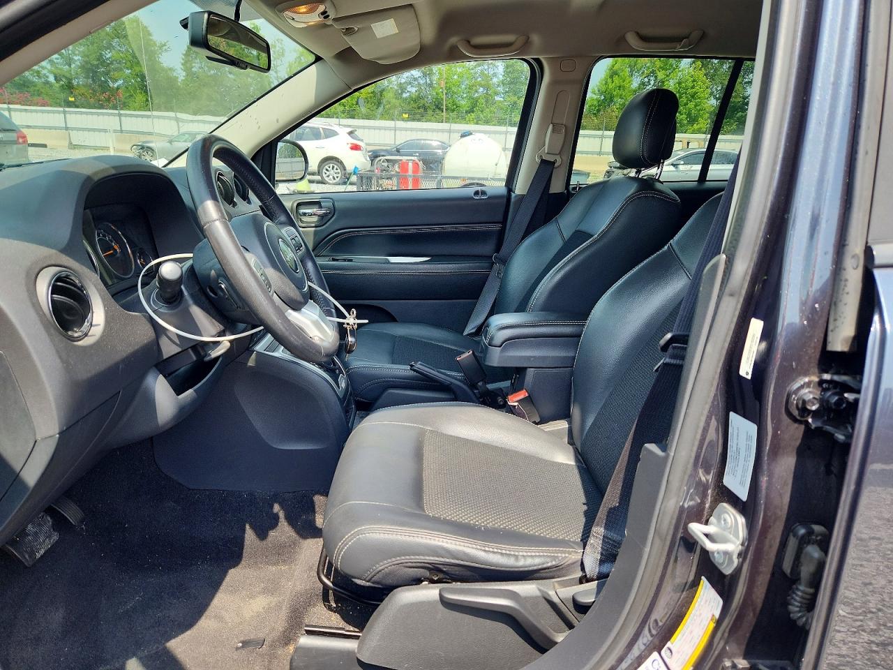 2015 Jeep Compass Latitude Black vin: 1C4NJDEB0FD162684
