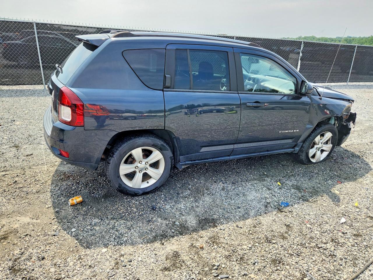 2015 Jeep Compass Latitude Black vin: 1C4NJDEB0FD162684