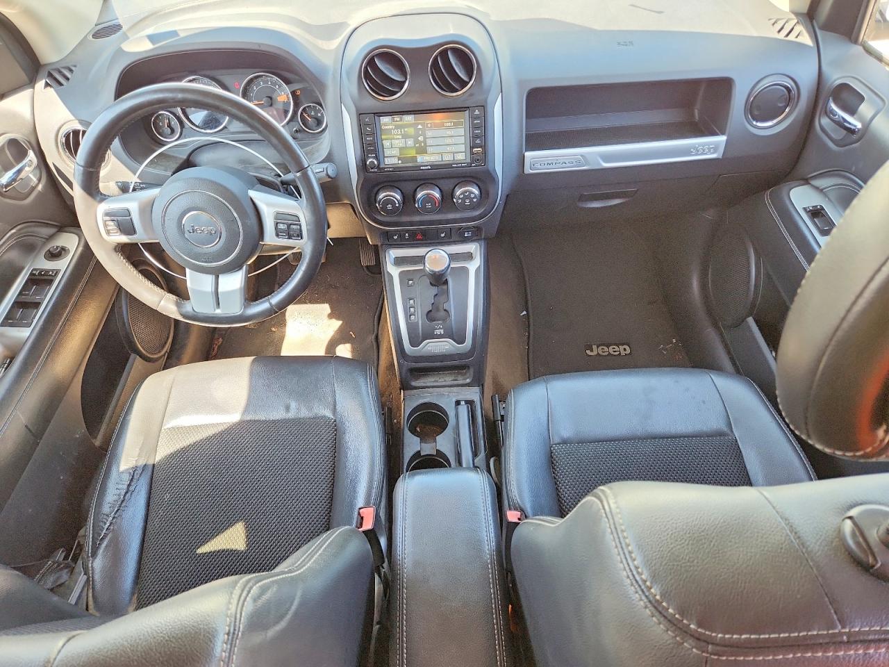 2016 Jeep Compass Latitude White vin: 1C4NJDEB0GD542240