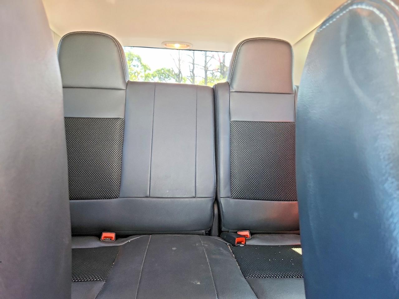 2016 Jeep Compass Latitude White vin: 1C4NJDEB0GD542240