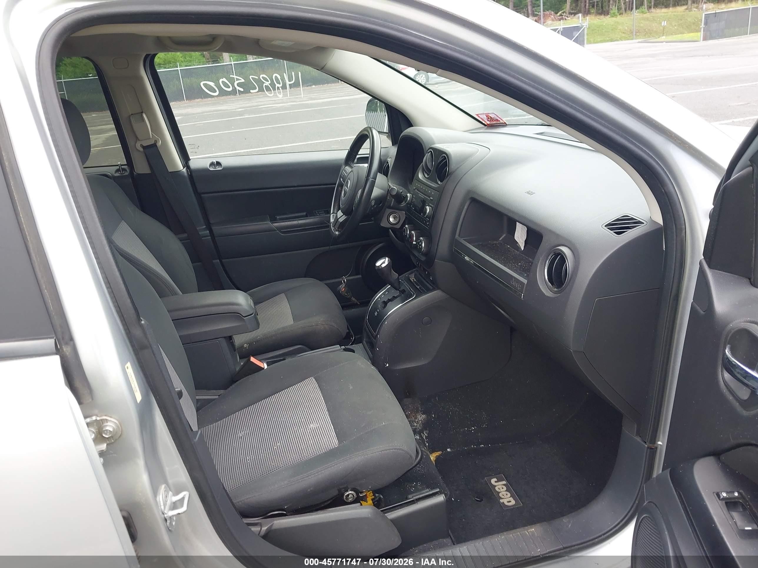 2012 Jeep Compass Latitude Silver vin: 1C4NJDEB1CD541480