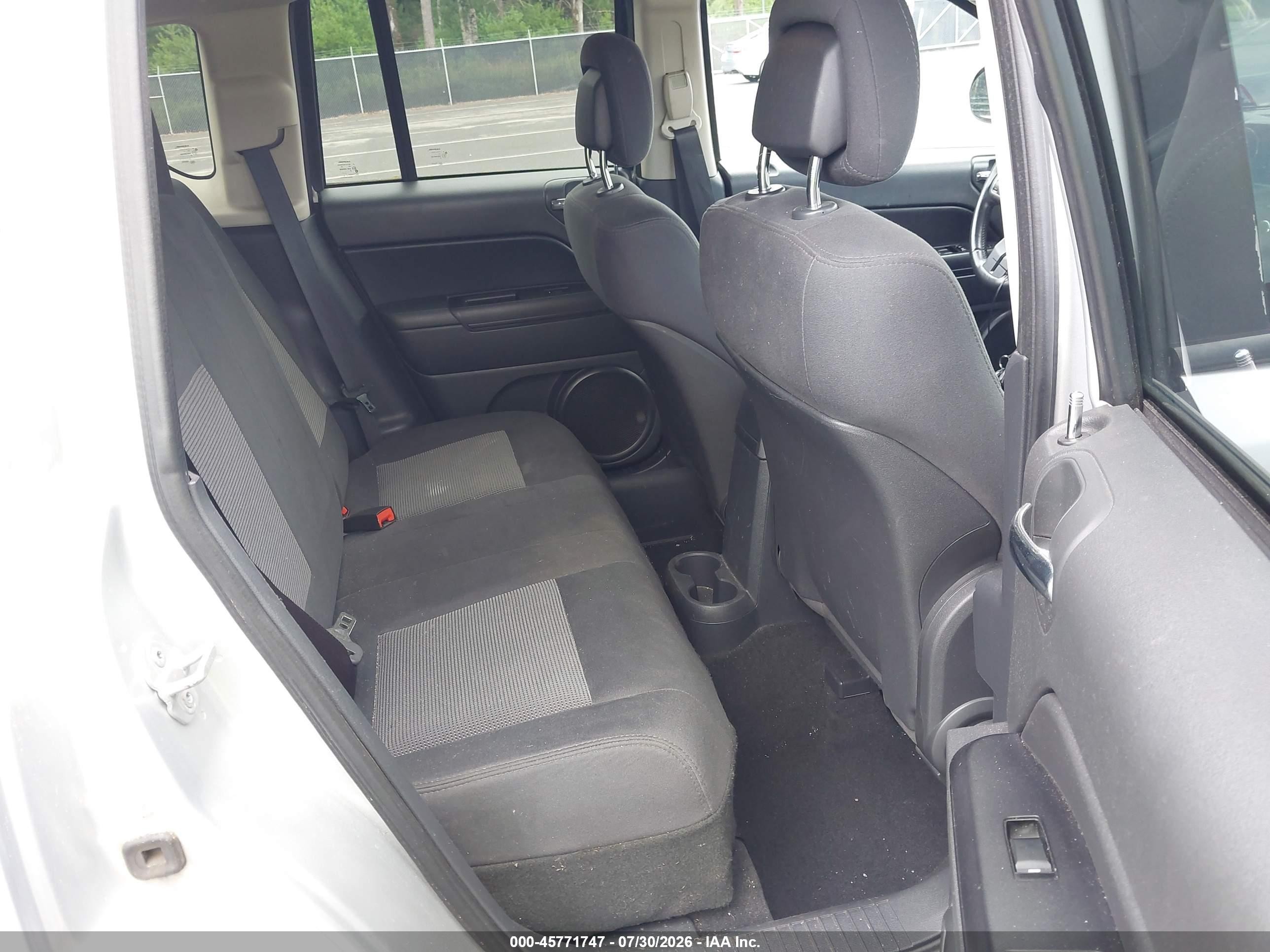 2012 Jeep Compass Latitude Silver vin: 1C4NJDEB1CD541480