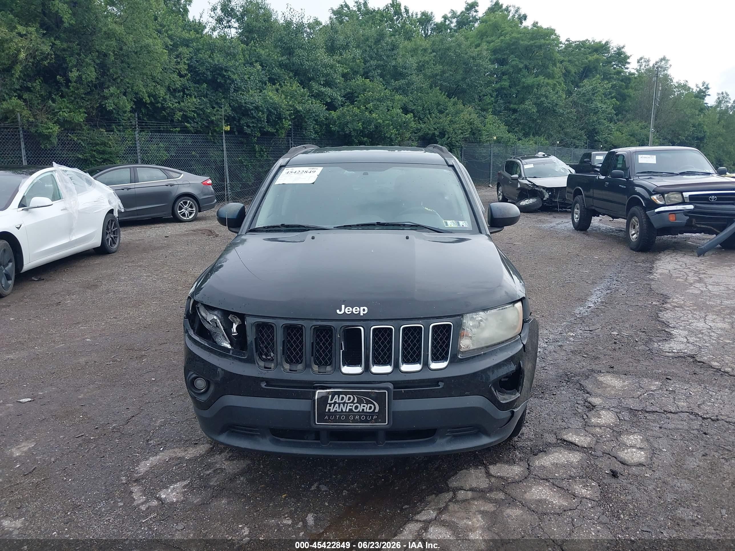 2012 Jeep Compass Latitude Black vin: 1C4NJDEB1CD676006