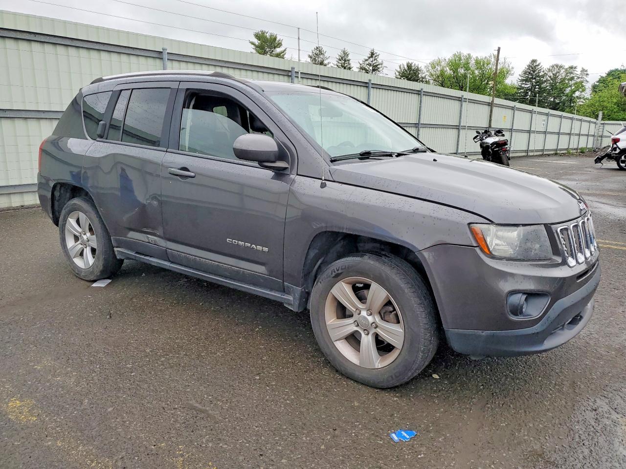 2014 Jeep Compass Latitude Gray vin: 1C4NJDEB1ED846898