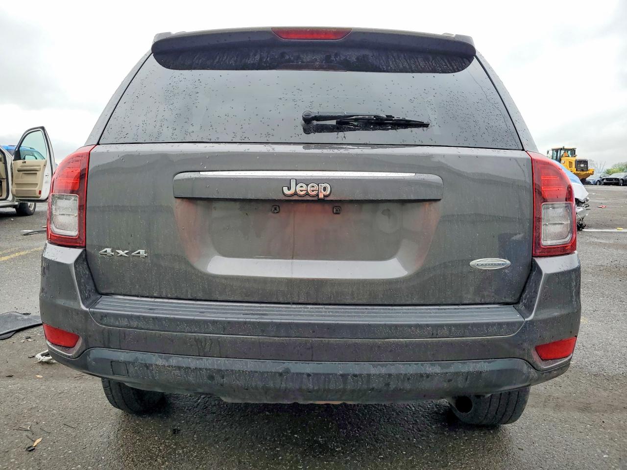 2014 Jeep Compass Latitude Gray vin: 1C4NJDEB1ED846898