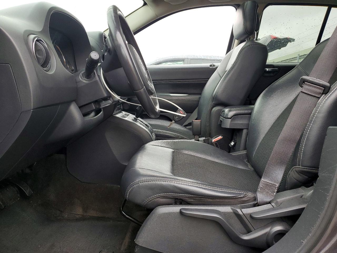 2014 Jeep Compass Latitude Gray vin: 1C4NJDEB1ED846898