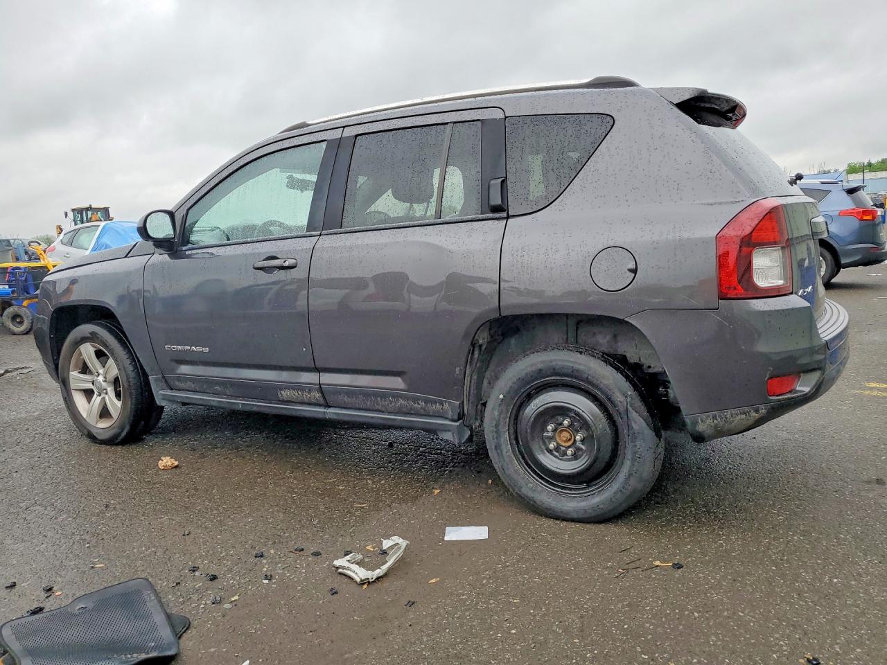 2014 Jeep Compass Latitude Gray vin: 1C4NJDEB1ED846898