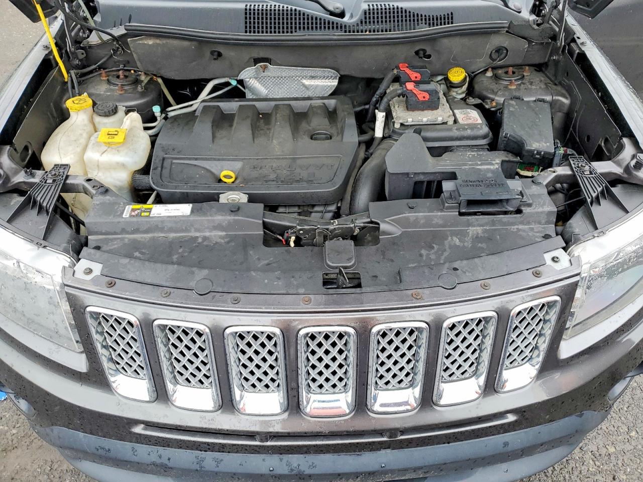 2014 Jeep Compass Latitude Gray vin: 1C4NJDEB1ED846898