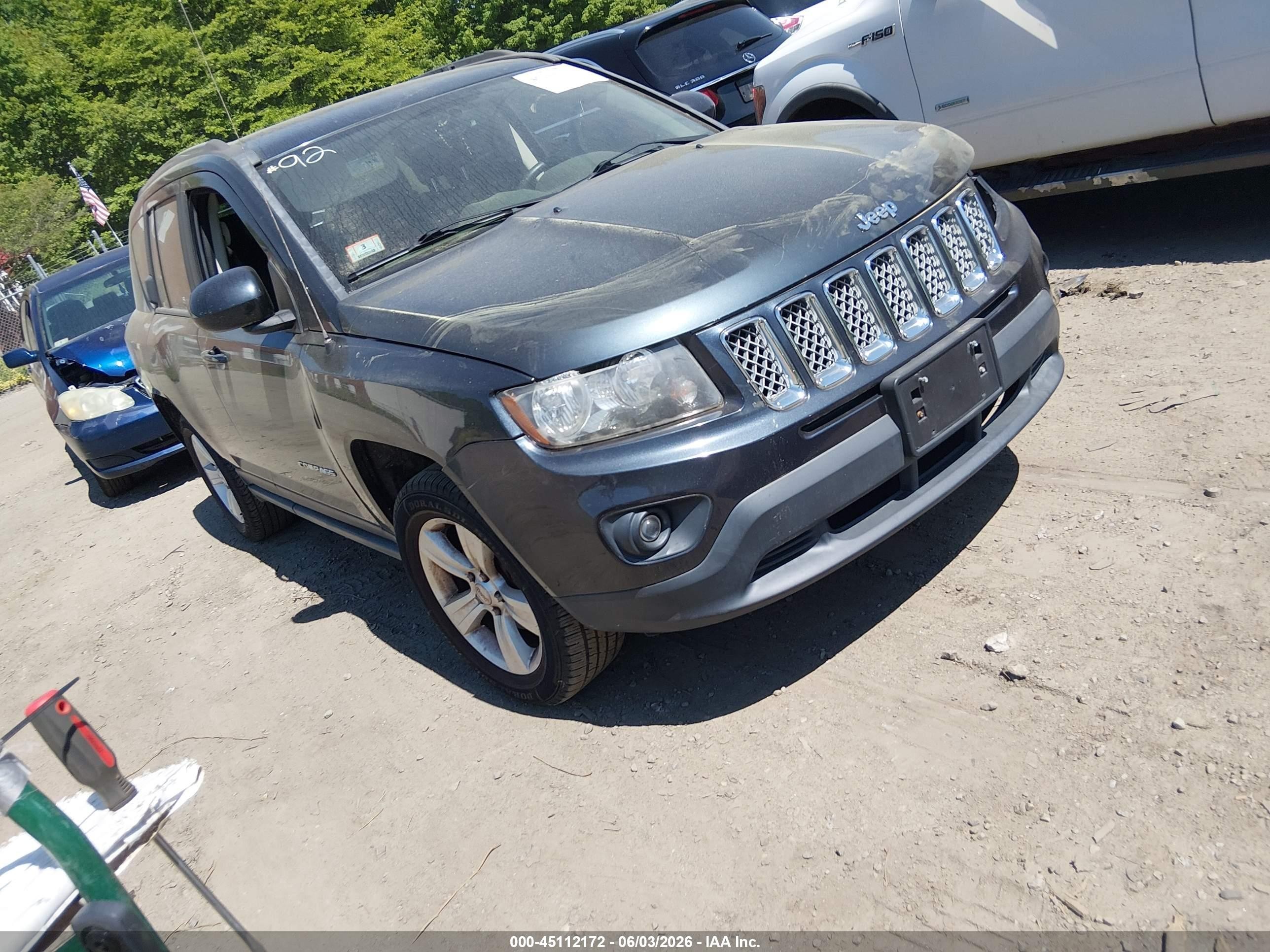 2014 Jeep Compass Latitude Gray vin: 1C4NJDEB1ED891890
