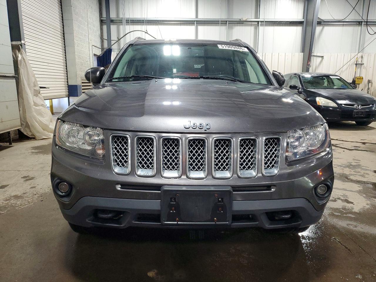 2015 Jeep Compass Latitude Gray vin: 1C4NJDEB1FD152293
