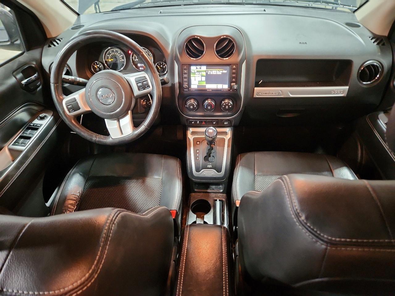 2015 Jeep Compass Latitude Gray vin: 1C4NJDEB1FD152293