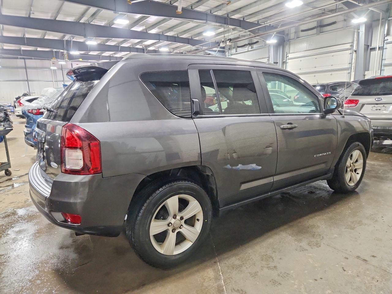 2015 Jeep Compass Latitude Gray vin: 1C4NJDEB1FD152293
