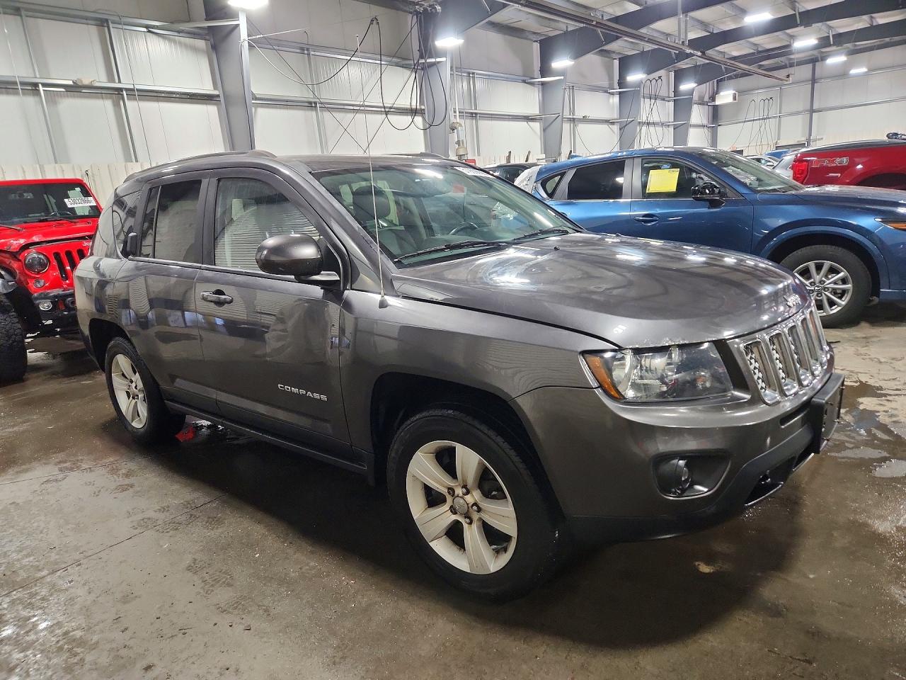2015 Jeep Compass Latitude Gray vin: 1C4NJDEB1FD152293