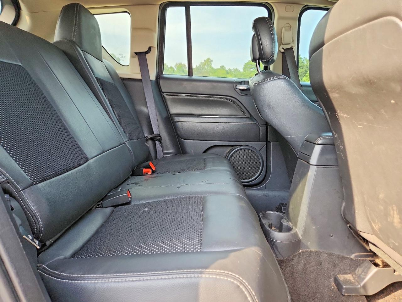 2015 Jeep Compass Latitude Charcoal vin: 1C4NJDEB1FD169465