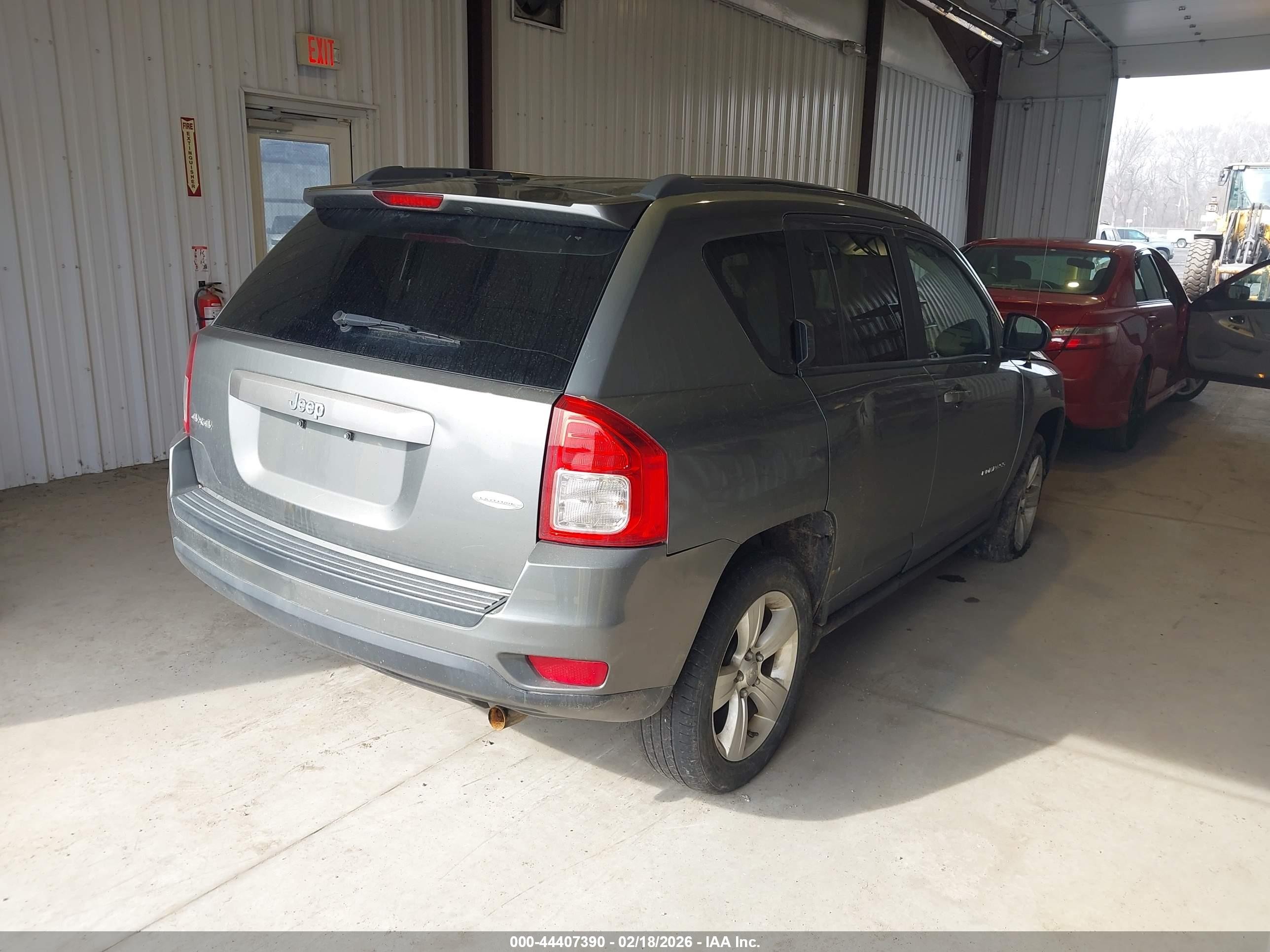 2013 Jeep Compass Latitude Gray vin: 1C4NJDEB2DD101432